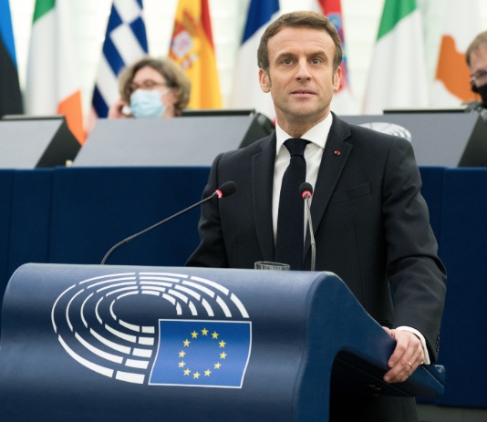 UE.  Les députés discutent des priorités de la présidence française avec Emmanuel Macron