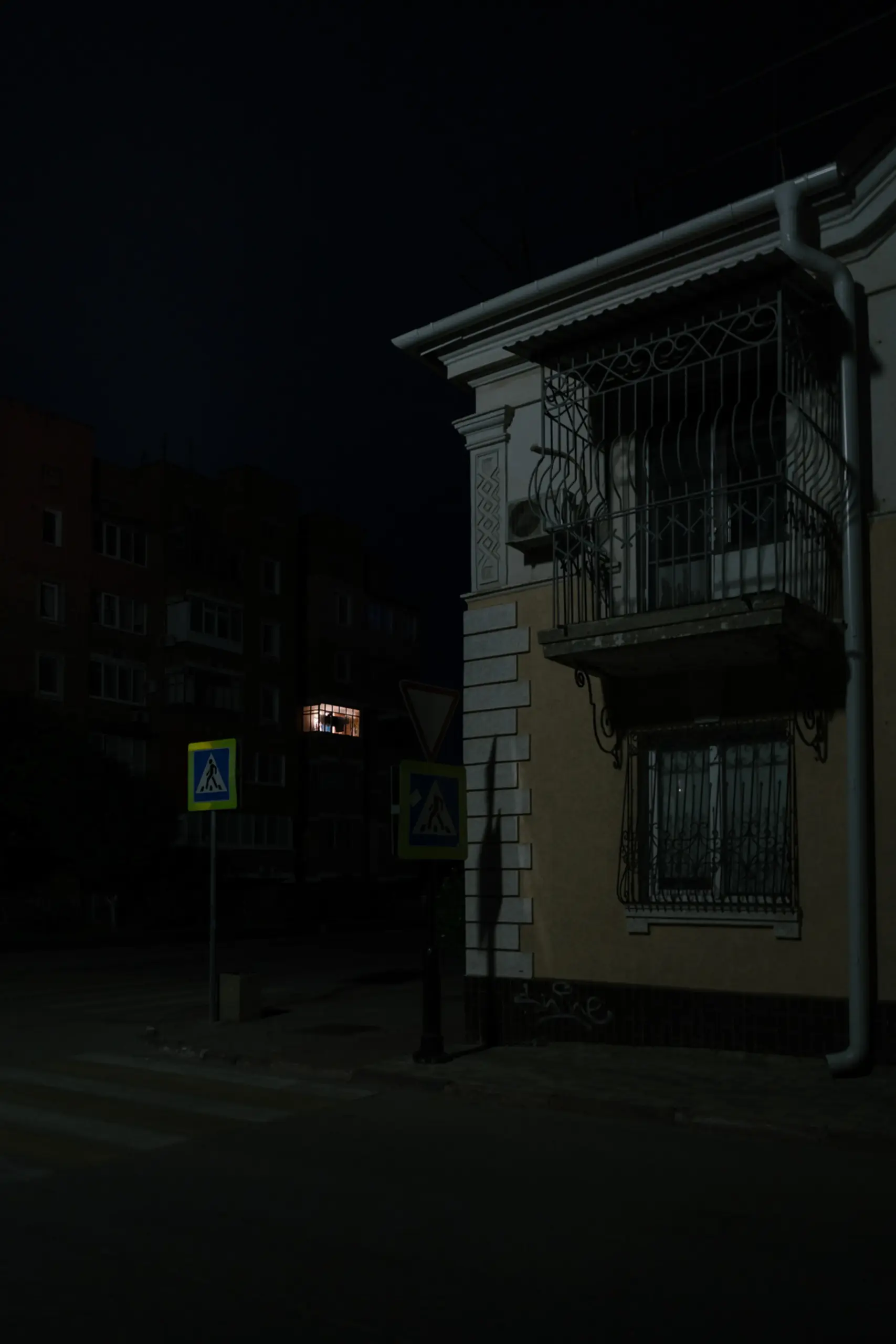 L'unica finestra illuminata